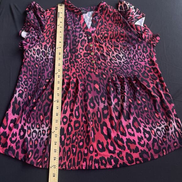 Cocomo Woman Blouse Plus Size 1X Pleated Vneck Short Sleeve Animal Print - Picture 9 of 10